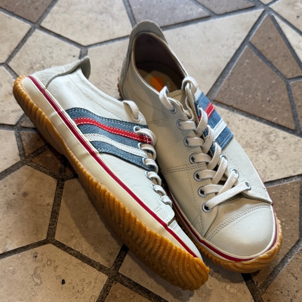 Spingle Move Stylish White and Blue Men's Sneakers